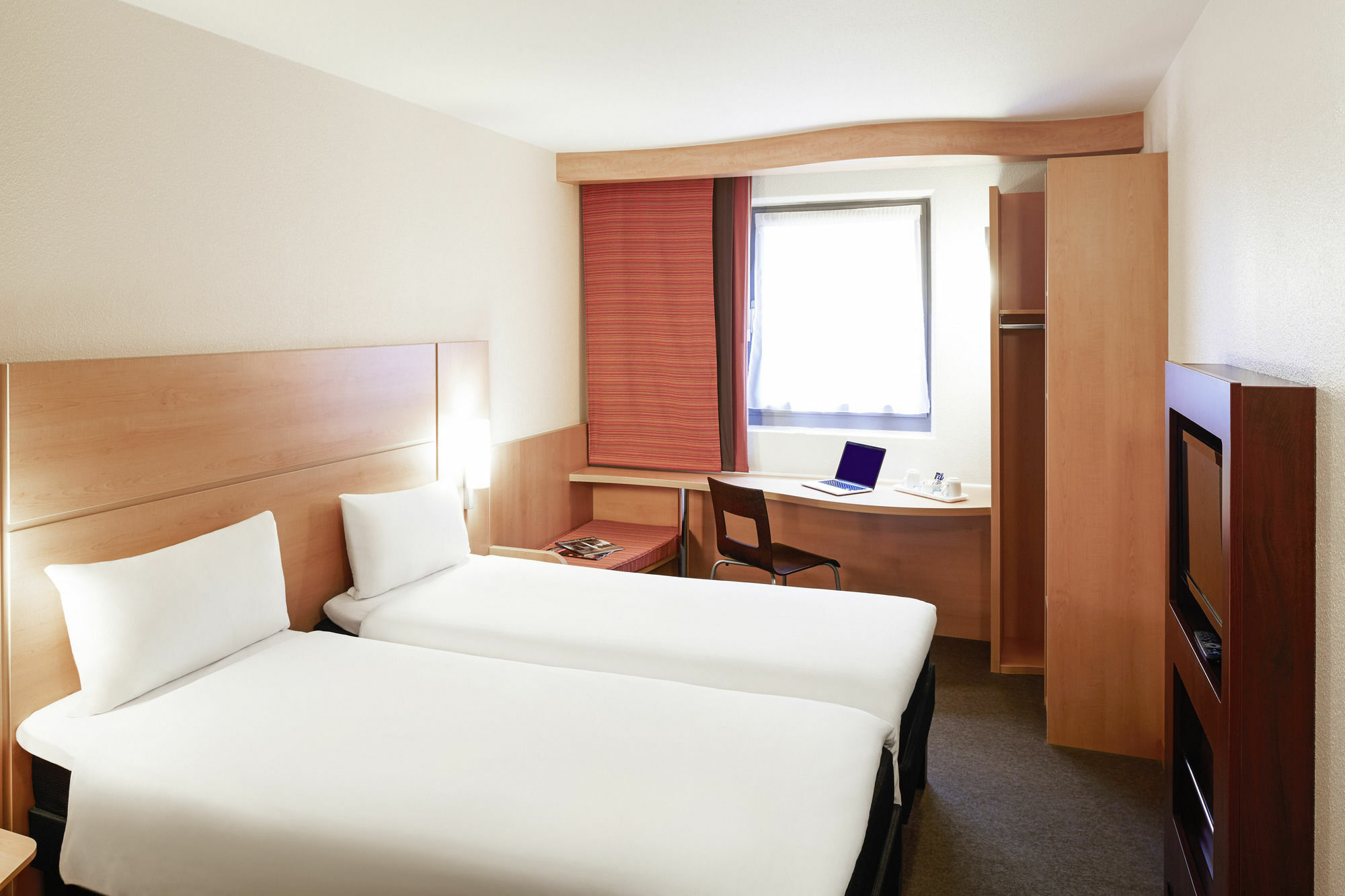 Готель Ibis Cardiff Gate - International Business Park Екстер'єр фото